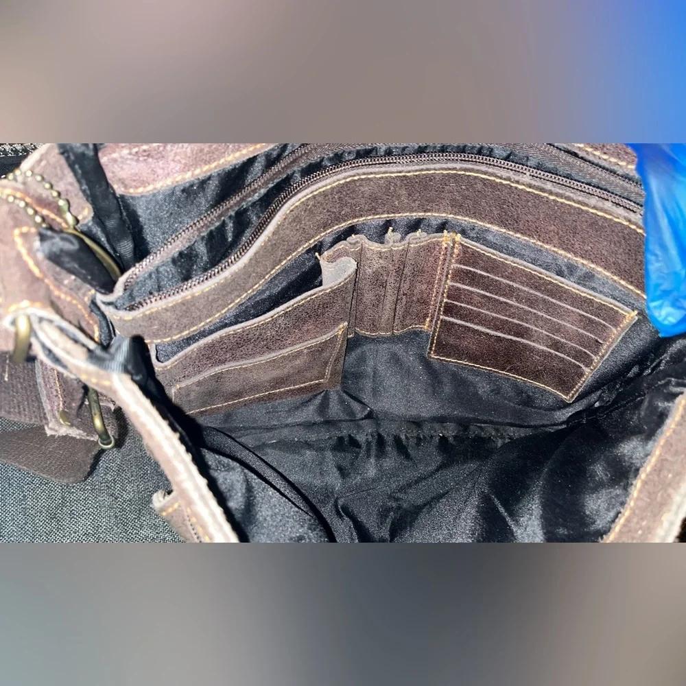 🍫 GUC distressed leather / suede unisex messenger bag rows of pockets 💼 🤩 - Picture 8 of 11